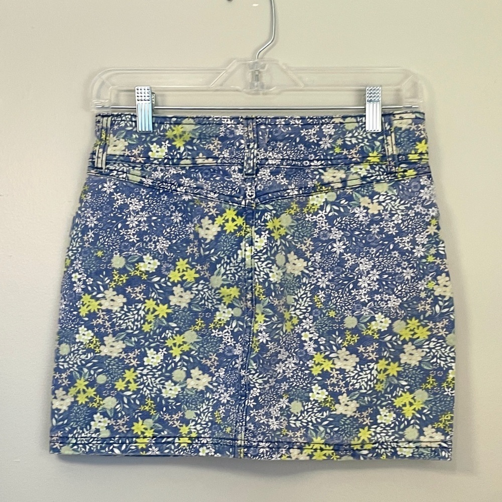 Laura Ashley x Urban Outfitters Floral Denim Mini Skirt 🌼 Retro Y2K Vibe - Picture 3 of 6